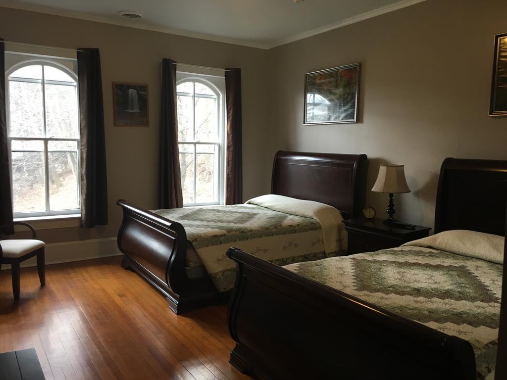 Cook Mansion Bed & Breakfast Montour Falls Екстериор снимка